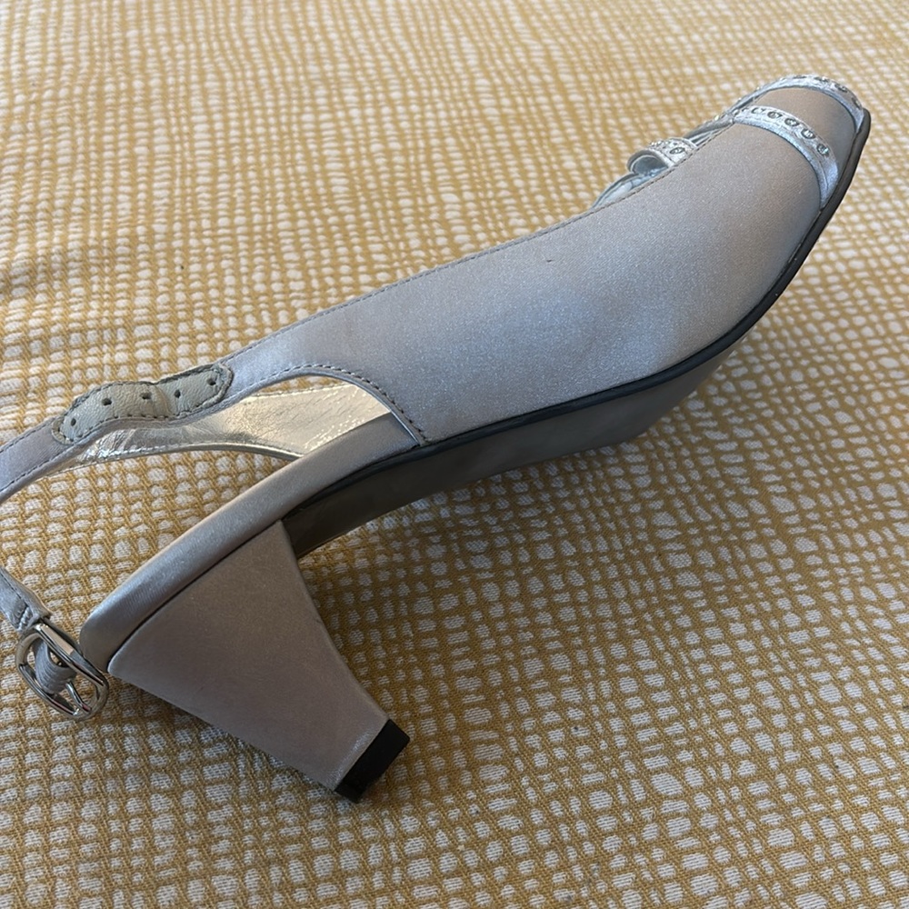 David Tate Silver Sandals 9W - Picture 2 of 2